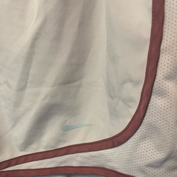 Nike dri-fit shorts size XL pink - Picture 4 of 4